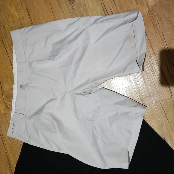 Bundle of golf shorts Greg Norman & Falls Creek Performance like new sz 36 - Picture 2 of 8